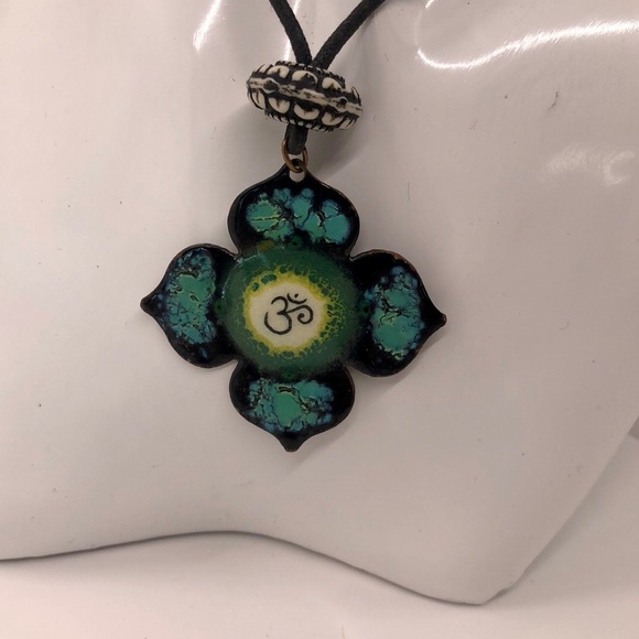 Ohm copper enameled, flame painted pendant on cord - Picture 6 of 7